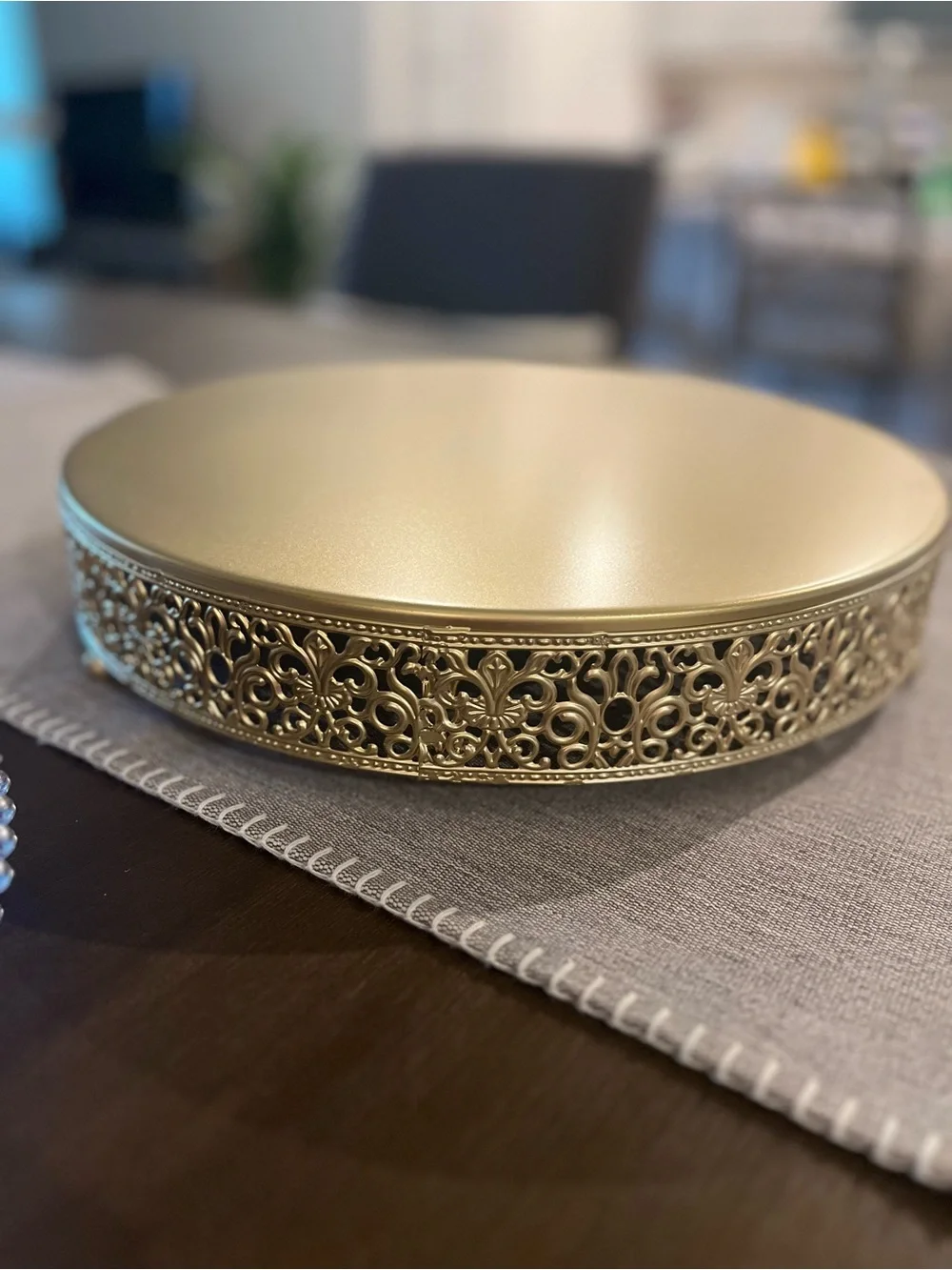 Ornate Filigree Gold Cake Stand - Elegant Dessert Display